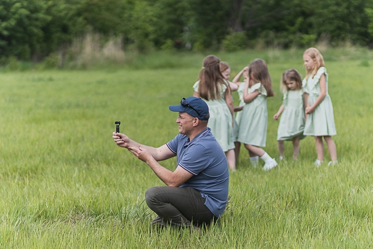 Na planie teledysku "Być jak Ty" scholi wNIEBOgłosy