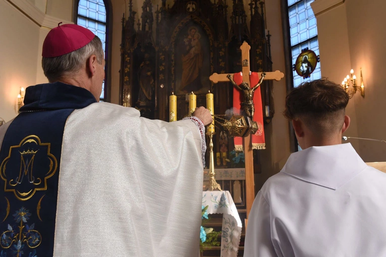 Ołtarz Matki Bożej w Bystrej