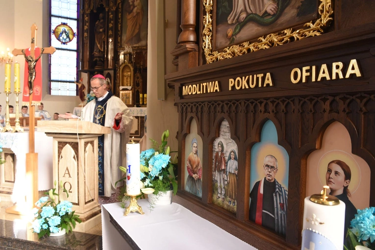 Ołtarz Matki Bożej w Bystrej