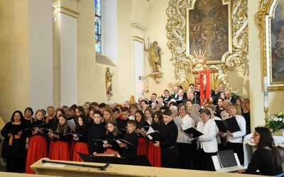 Koncert sześciu chórów w Brożcu