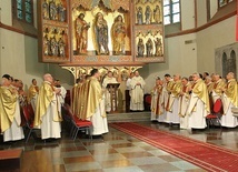 Ojcowie i bracia zakonni z całej prowincji gdańskiej przybyli do koszalińskiej katedry.