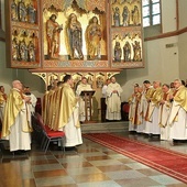 Ojcowie i bracia zakonni z całej prowincji gdańskiej przybyli do koszalińskiej katedry.