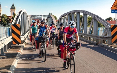 Wyprawa ze stolicy to 300 km przygody. Trasy z Gdańska i Kokotka to 280 km, a z Wrocławia – 240..