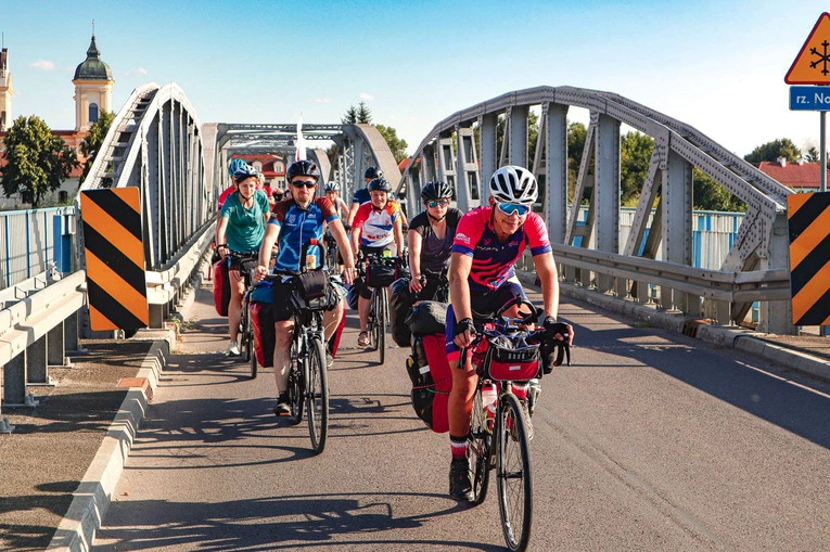 Wyprawa ze stolicy to 300 km przygody. Trasy z Gdańska i Kokotka to 280 km, a z Wrocławia – 240..
