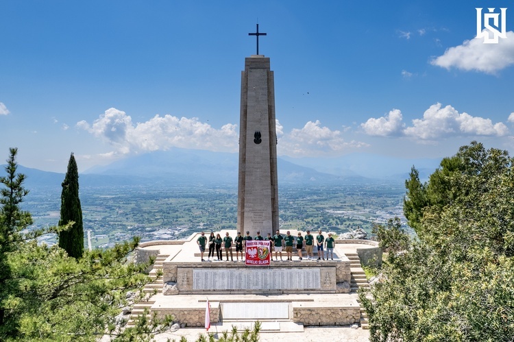 Kibice Śląska Wrocław oddali hołd bohaterom spod Monte Cassino