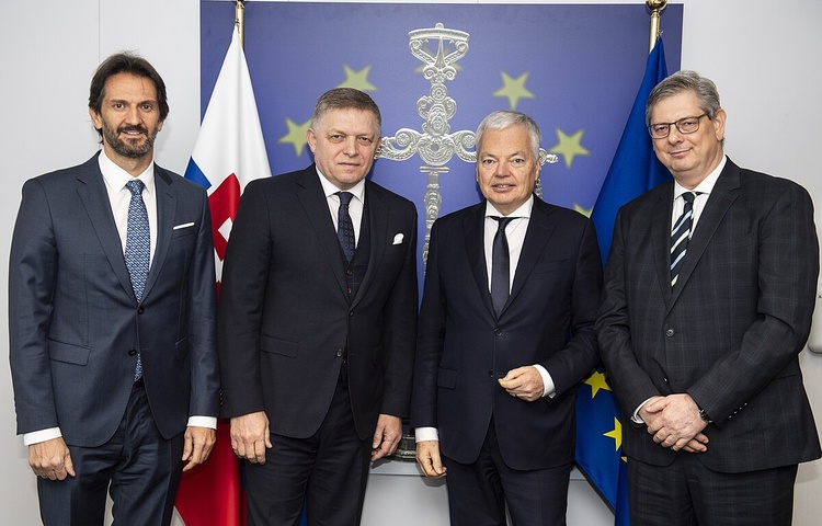 Premier Słowacji Robert Fico postrzelony po wyjazdowym posiedzeniu rządu