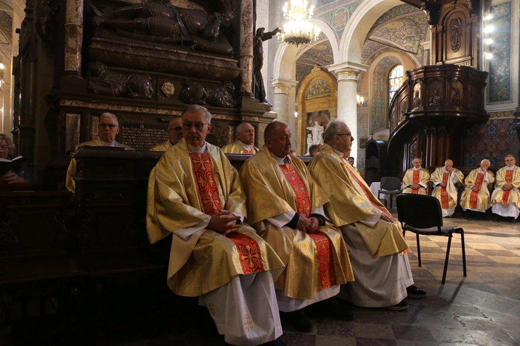 Płock. Rocznica święceń kapłańskich bp. Stułkowskiego