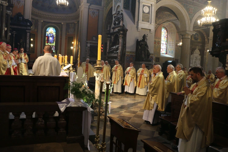 Płock. Rocznica święceń kapłańskich bp. Stułkowskiego