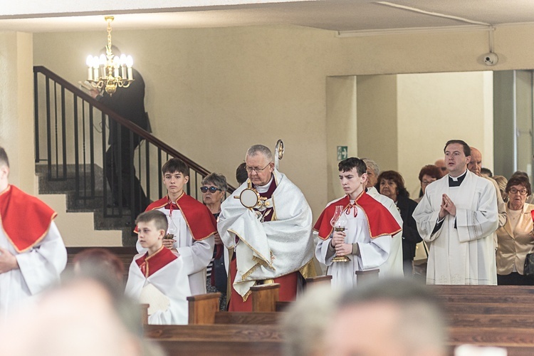 Rozpoczęcie wieczystej adoracji w kościele pw. Królowej Różańca Świętego w Dzierżoniowie