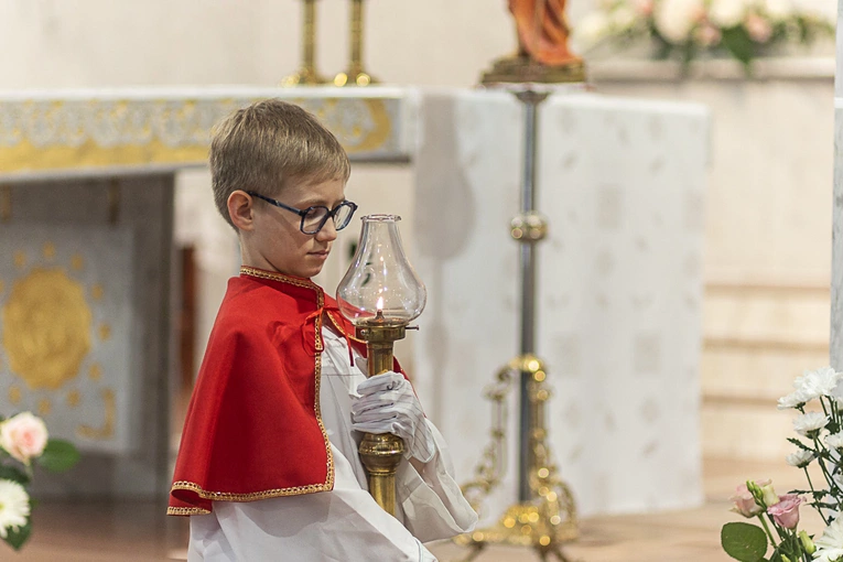 Rozpoczęcie wieczystej adoracji w kościele pw. Królowej Różańca Świętego w Dzierżoniowie