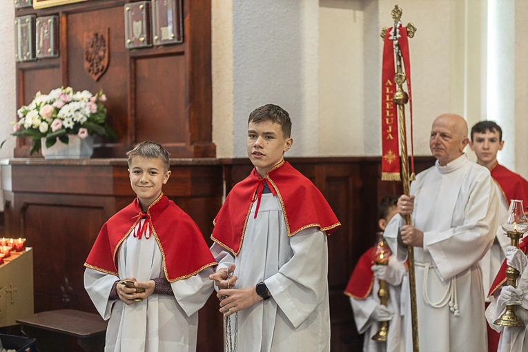 Rozpoczęcie wieczystej adoracji w kościele pw. Królowej Różańca Świętego w Dzierżoniowie