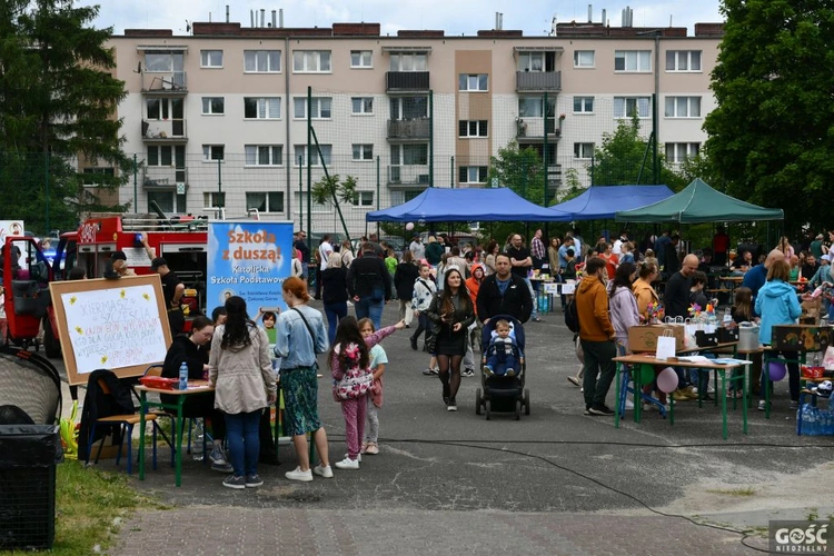 Festyn charytatywny w katoliku