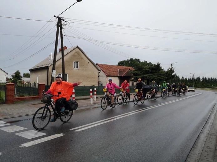 Rowerowa Pielgrzymka Tarnowska - w drodze do Zabawy. 