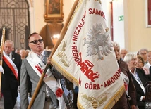 Działacze opozycji antykomunistycznej i osoby represjonowane na pielgrzymce w Rokitnie