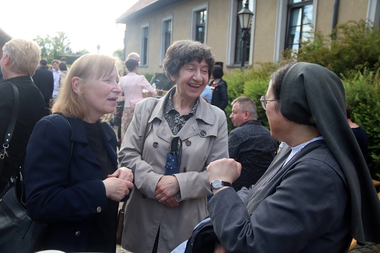 Otwarcie II Synodu Archidiecezji Wrocławskiej cz. 2 - świętowanie w ogrodach PWT