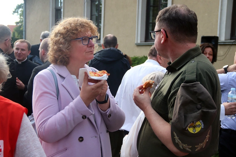 Otwarcie II Synodu Archidiecezji Wrocławskiej cz. 2 - świętowanie w ogrodach PWT