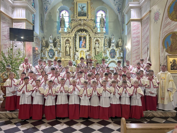 Łącko. Przyjęcie nowych ministrantów