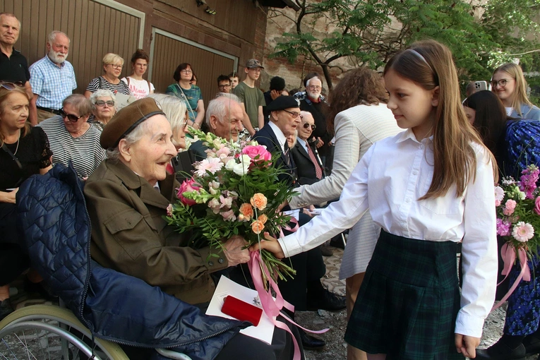 Odsłonięcie muralu pamięci z powstańcami warszawskimi we Wrocławiu