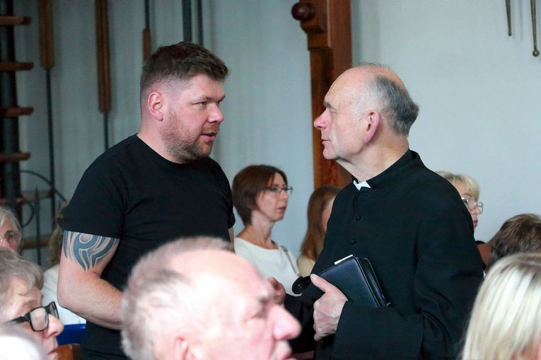 Organizatorami wydarzenia od pierwszej jego edycji są: ks. Józef Kożuchowski i parafianie z Kmiecina.