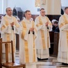 Mogą teraz udzielać Komunii Świętej i chrzcić, asystować przy zawieraniu małżeństwa, przewodniczyć liturgii pogrzebu czy głosić kazania.