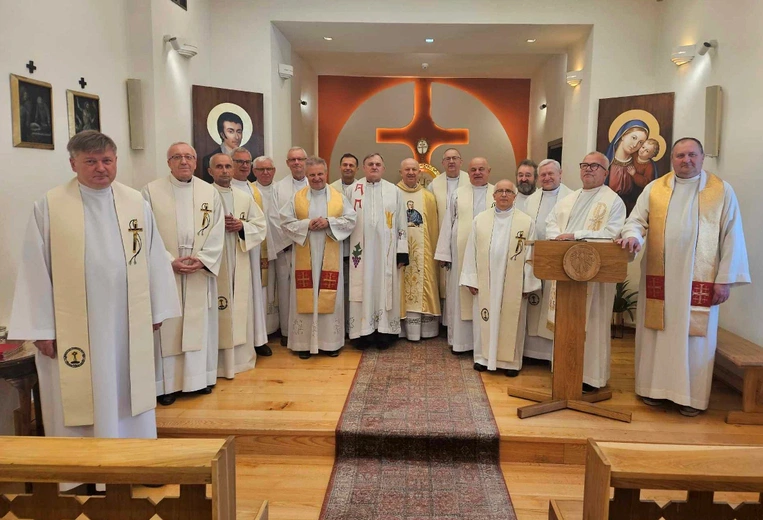 Jubileusz księża przeżywali na Świętym Krzyżu.