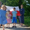Bernadeta i Jarosław z dziećmi Łucją, Janem Pawłem, Heleną i Olgą wezmą udział z I Światowych Dniach Dziecka. Obiecali, że na Placu św. Piotra będą trzymać flagę z napisem "Diecezja Świdnicka".