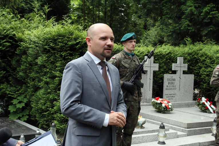 Oznaczenie grobów żołnierzy spod Monte Cassino
