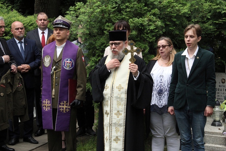 Oznaczenie grobów żołnierzy spod Monte Cassino