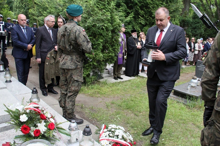 Oznaczenie grobów żołnierzy spod Monte Cassino