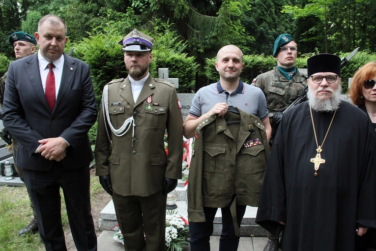 Oznaczenie grobów żołnierzy spod Monte Cassino