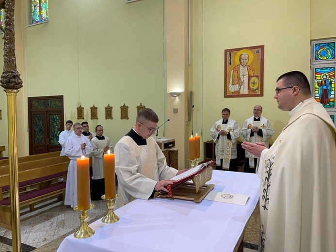 Przysięga diakonów przed przyjęciem sakramentu święceń.