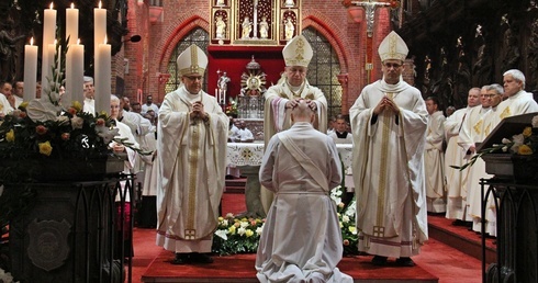 Kościół wrocławski ma nowych księży. "Trwajcie przy Chrystusie"