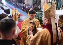 Bp Mendyk: Trzeba zacząć od oczyszczenia siebie. Liturgia święceń prezbiteratu w Świdnicy