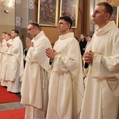 Nowi kapłani diecezji bielsko-żywieckiej, wyświęceni 25 maja 2024 r.