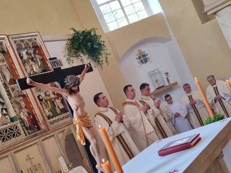 Neoprezbiter z Rząsin