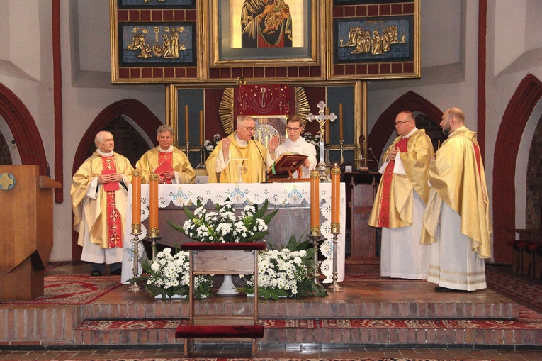 Msza św. wieńcząca Marsz dla Życia i Rodziny w Słupsku