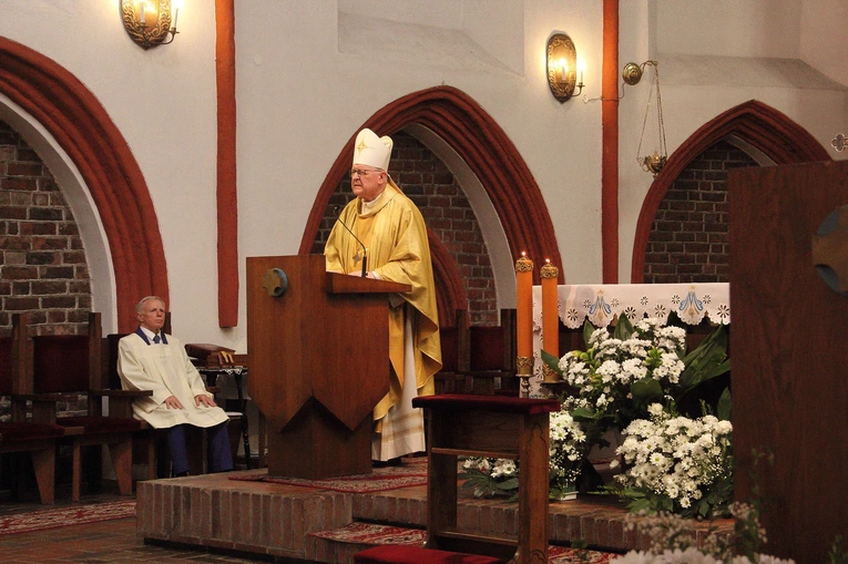 Msza św. wieńcząca Marsz dla Życia i Rodziny w Słupsku