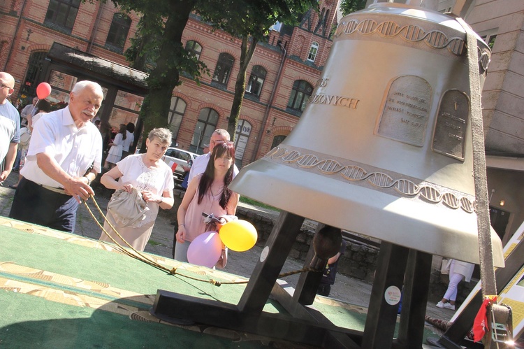 Dzwon "Głos Nienarodzonych" w Słupsku