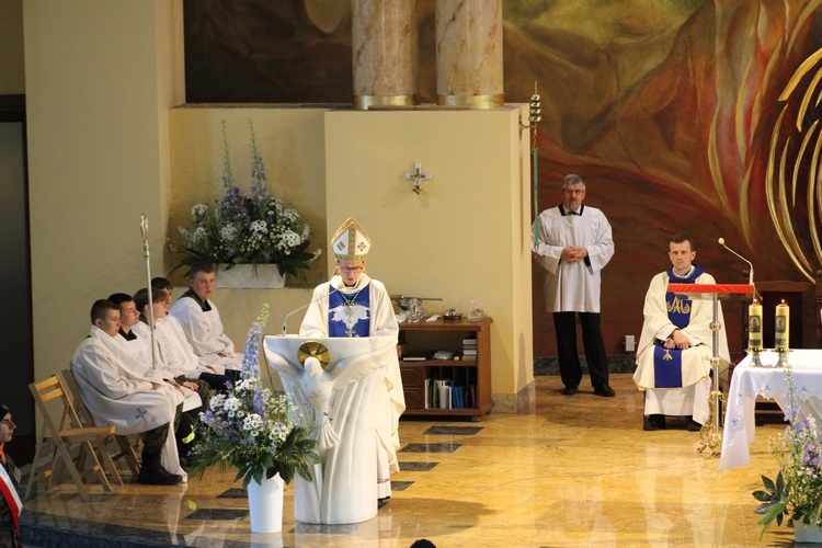 Ciechanów. Sztandar dla szkoły mundurowej