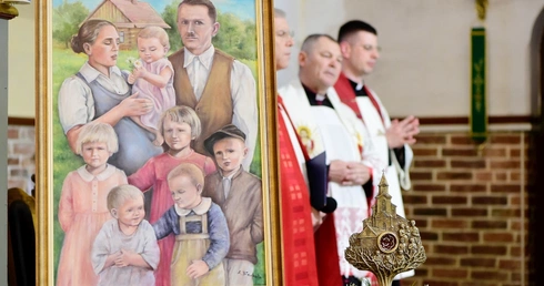 Miłość jest gwarancją człowieczeństwa