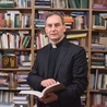 Ks. Piotr Mazurkiewicz  jest profesorem nauk społecznych, wykładowcą Uniwersytetu Kardynała Stefana Wyszyńskiego. W latach 2008–2012 był sekretarzem generalnym Komisji Konferencji Episkopatów Unii Europejskiej COMECE.