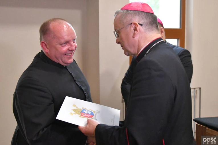 Dekrety dla proboszczów i administratorów 