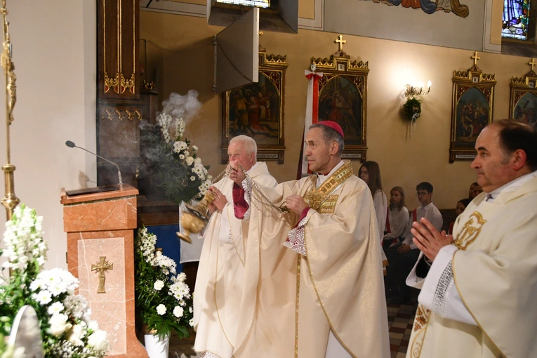Wojakowa. Nadanie i poświęcenie sztandaru szkoły