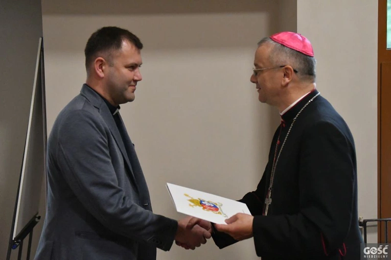 Zmiany kapłańskie wśród wikariuszy