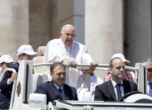 Rzecznik Watykanu: Papież przeprasza tych, których uraziła jego wypowiedź o homoseksualistach w seminariach