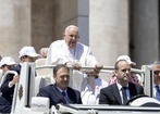 Rzecznik Watykanu: Papież przeprasza tych, których uraziła jego wypowiedź o homoseksualistach w seminariach
