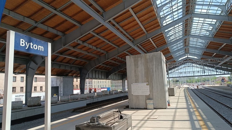 Bytom. Rewitalizacja zabytkowej hali peronowej nad dworcem kolejowym 