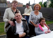 Anna z córką Marysią pielgrzymują tego dnia od lat, a Nina z synem Andrzejem byli tu po raz pierwszy.