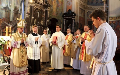 To jedna z najbardziej wzruszających uroczystych celebracji w świątyni katedralnej.