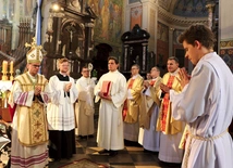 To jedna z najbardziej wzruszających uroczystych celebracji w świątyni katedralnej.